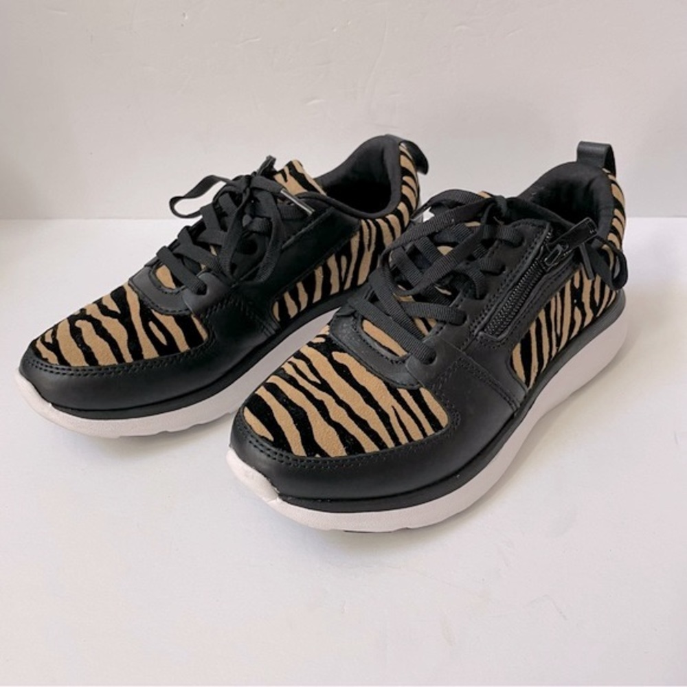 Vionic Remi Tiger Sneaker Size 5